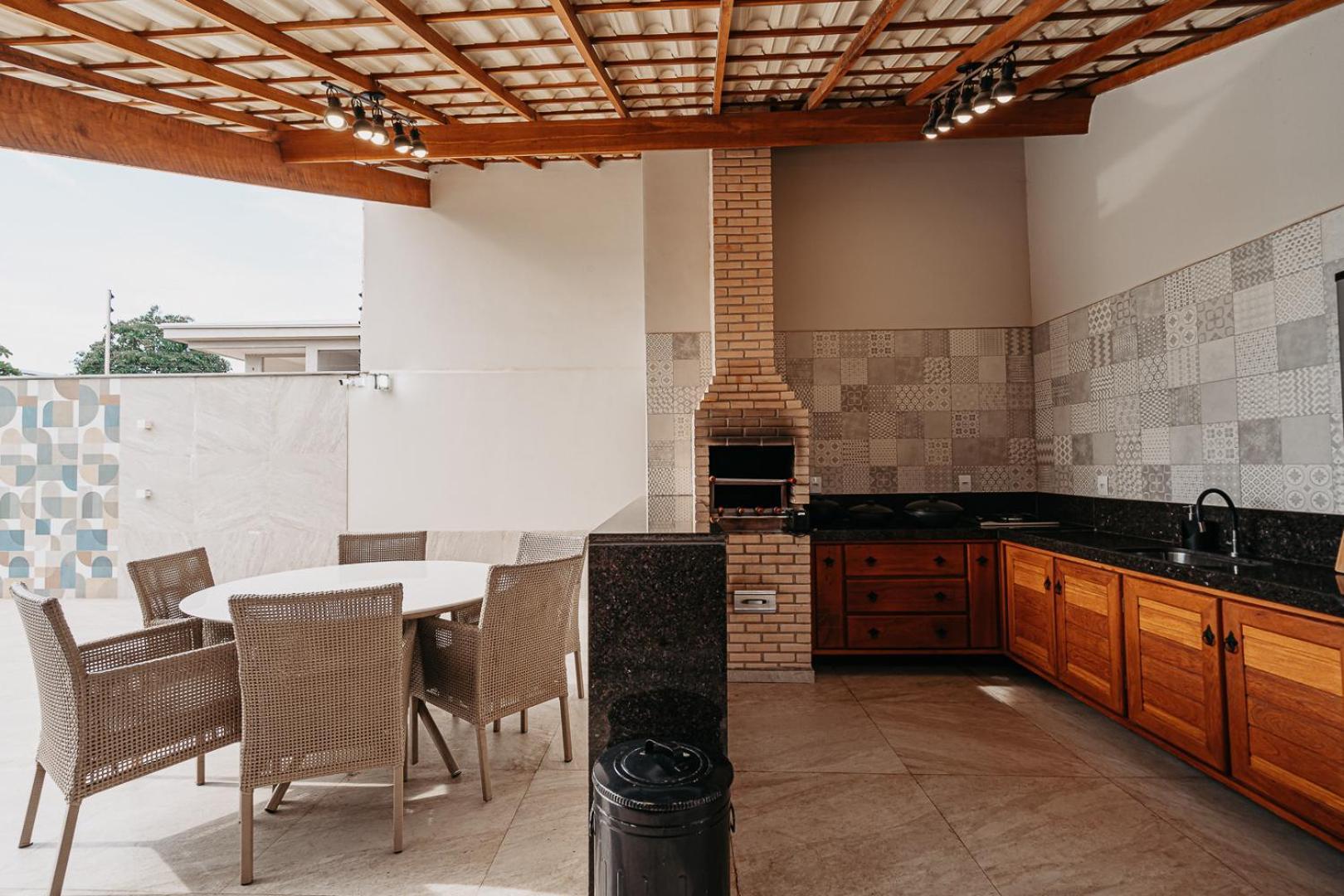 Casadecastelhanos, Quadra Do Mar De Castelhanos, 4 Suites Com Ar, Churrasqueira, Piscina, Hidromassagem, Cozinha Integrada Gourmet Ideal Para Familia E Amigos Аншиета Экстерьер фото